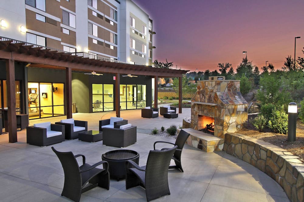 Courtyard by Marriott Raleigh North/Triangle Town Center 写真