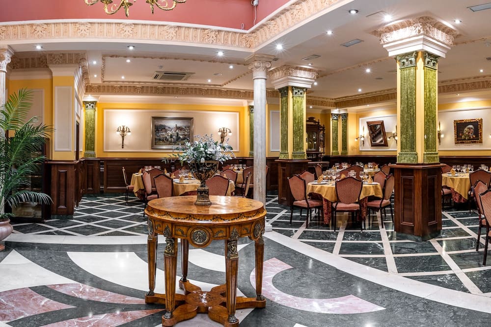 レイナ クリスティーナ ホテル 写真