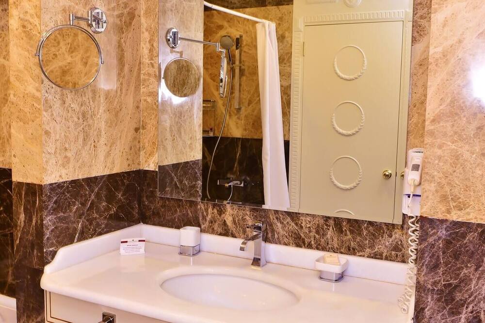 レイク パレス ホテル & レストラン 写真