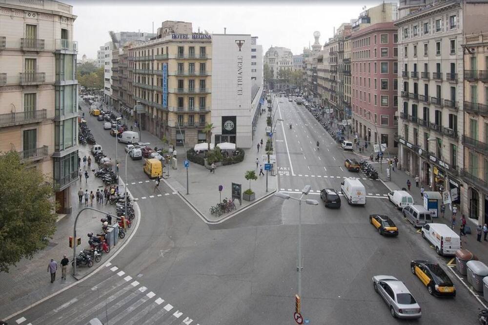 アミスター アパートメンツ 写真