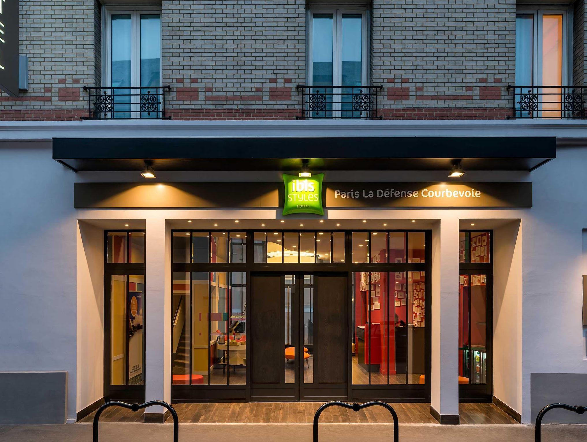 イビス スタイルズ パリ ラ デファンス クールブヴォア ホテル 写真