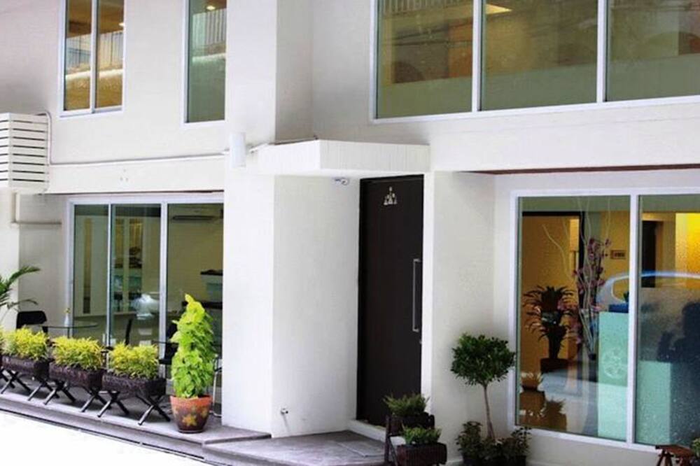 ナントラ デ コンフォート ホテル 写真