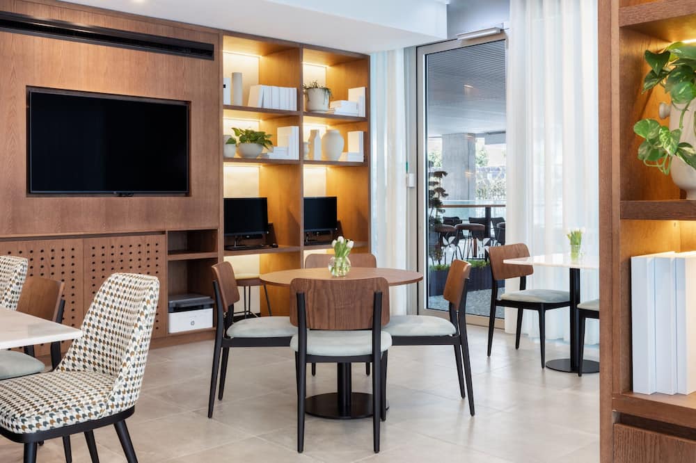 フォー ポインツ バイ シェラトン マトジーニョス 写真