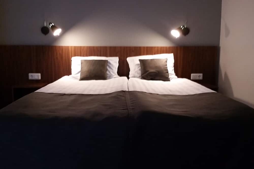 ホテル ヴァーラスキャールヴ 写真