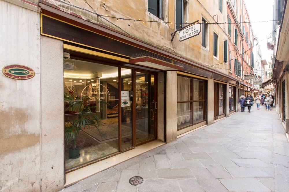 アンバサダー トレ ローゼ ホテル 写真