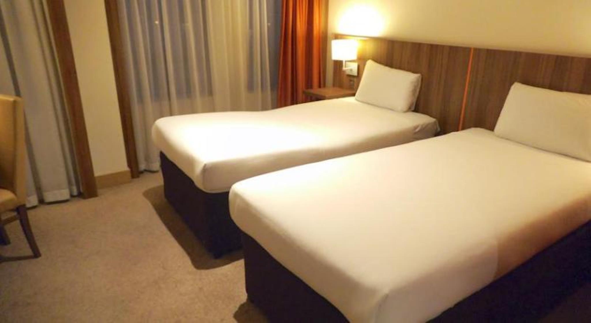 ラマダ バイ ウィンダム ハウンズロー ヒースロー イースト 写真