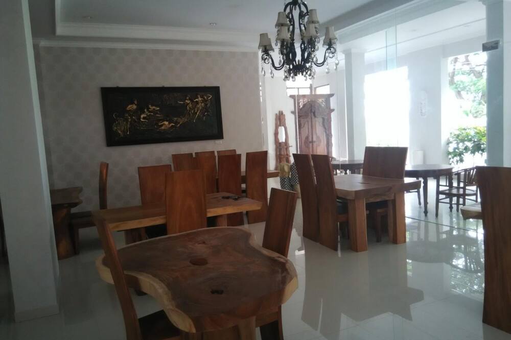 ホテル ワヒュ ダナ 写真