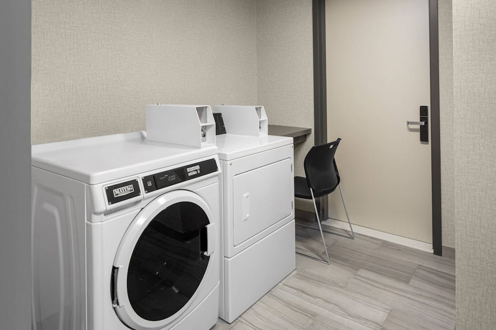 スプリングヒル スイーツ バイ マリオット イースト ラザーフォード メドウランズ / カールスタット 写真