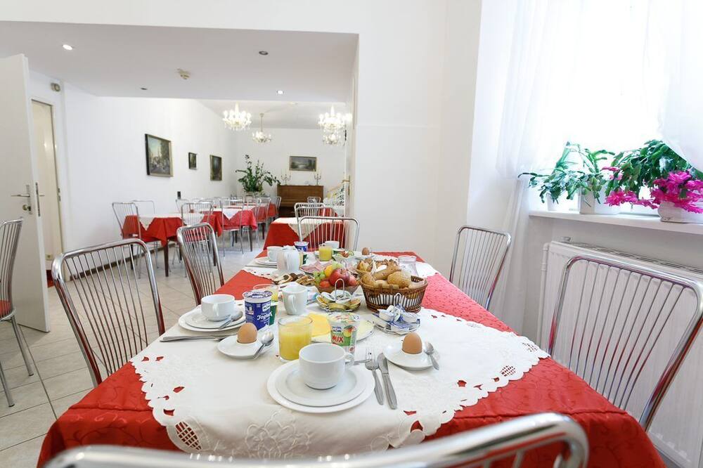 ホテル ヴィクトリア シェーンブルン 写真