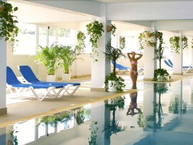 Asterias Beach Hotel 写真