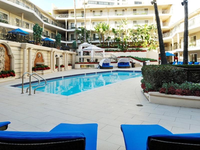 ビバリー ヒルズ プラザ ホテル アンド スパ 写真