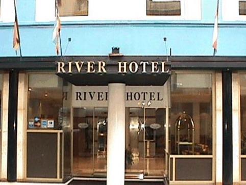 River Hotel 写真