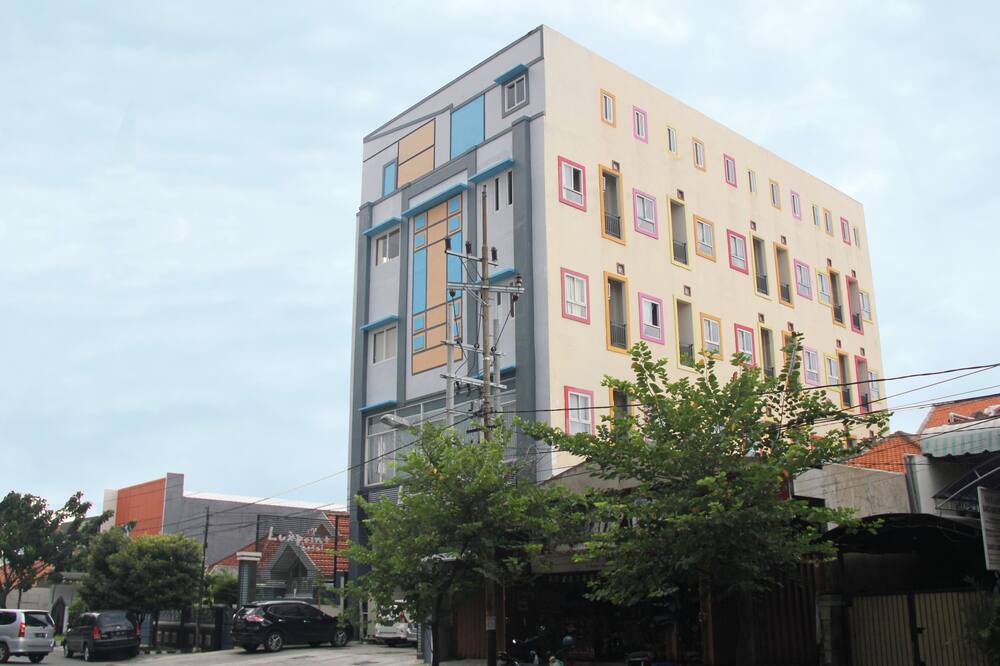 ラックスポイント ホテル スラバヤ 写真