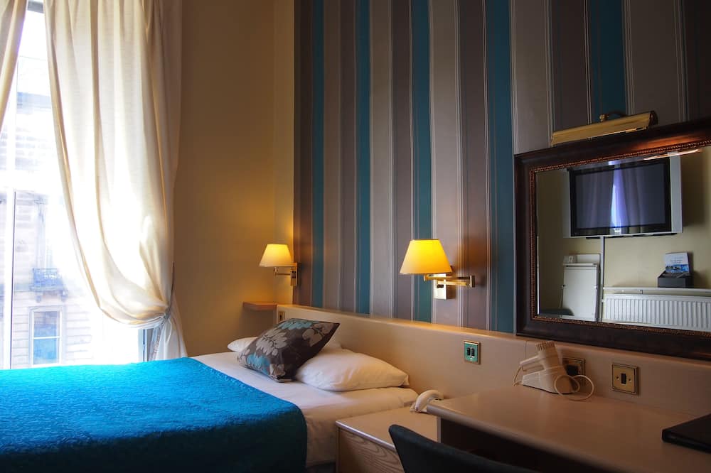 ティスル ホテル 写真