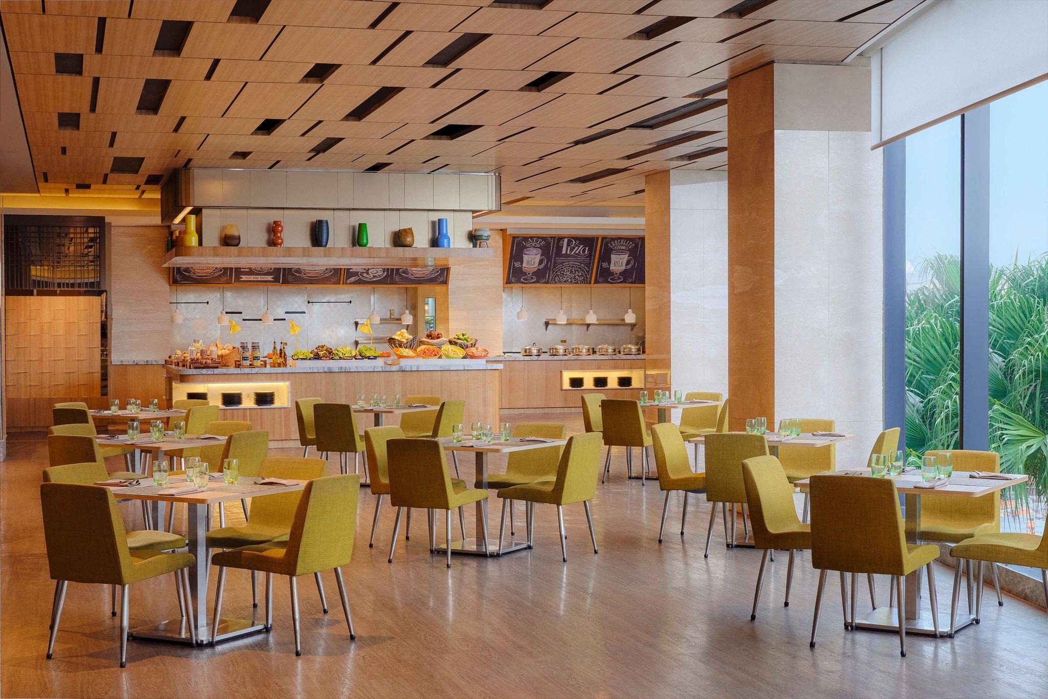 フォーポイントバイシェラトン スラバヤ トゥンジュンガンプラザ 写真