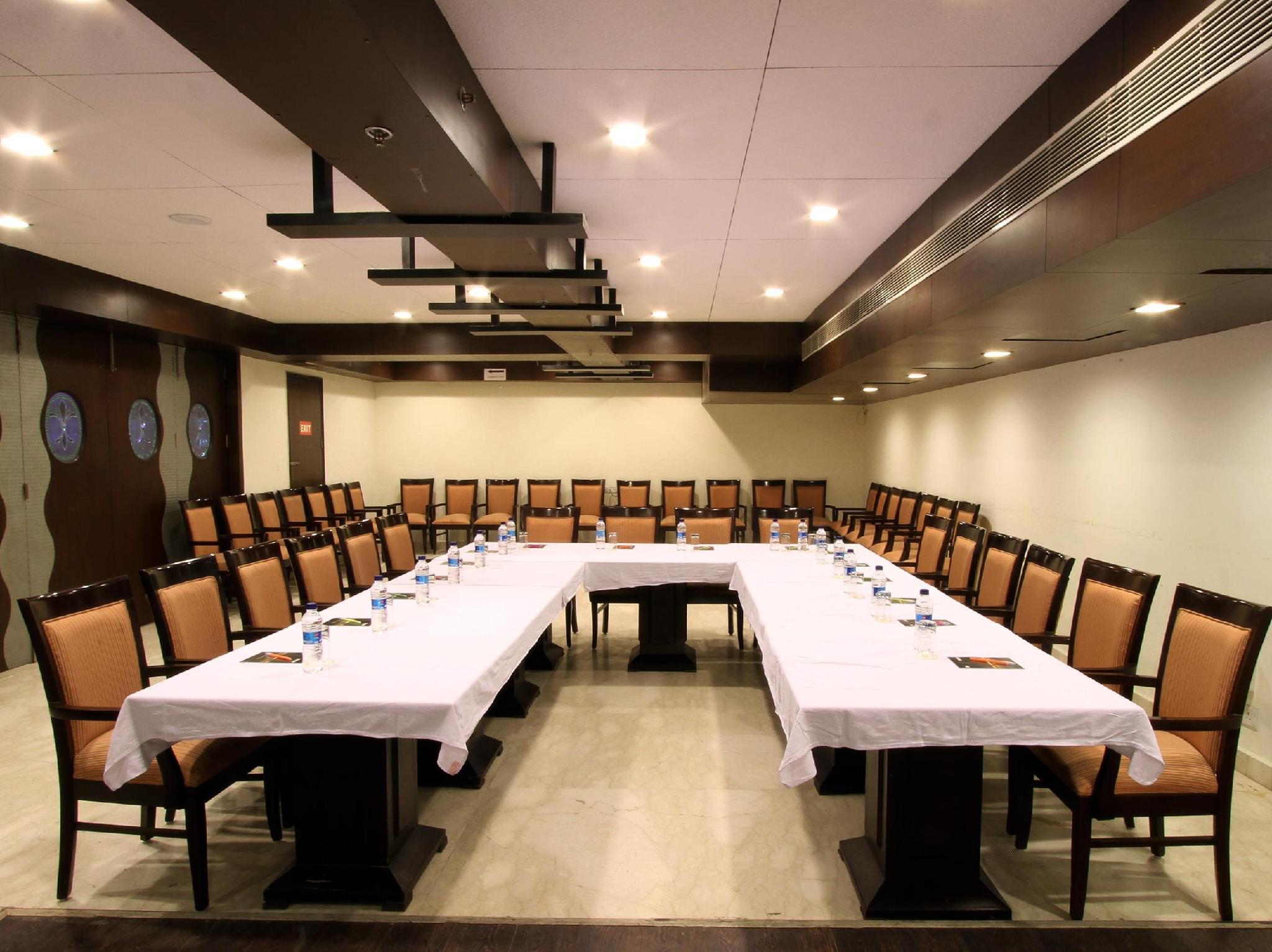 ホテル サウスゲート 写真