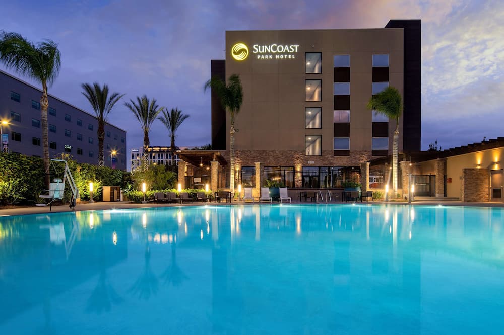Pacific/エーゲ海 と SUNSET HILLS HOTEL ジ・アウトポスト・ホテル・セントーサ・バイ・ファー・イースト