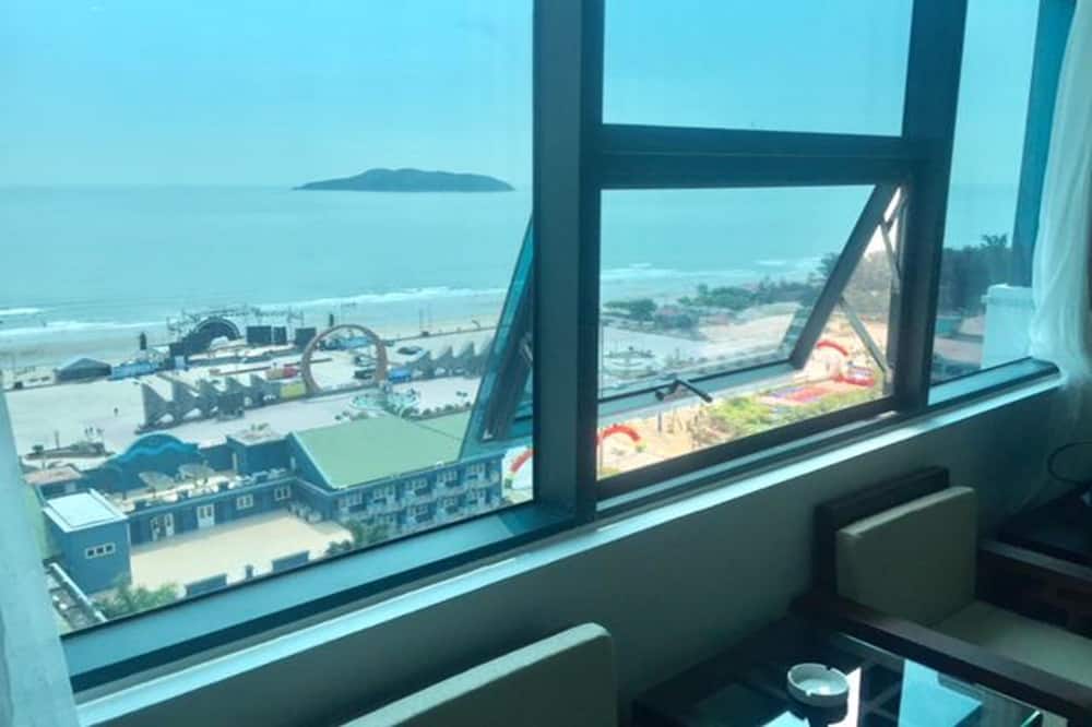 ブルー ウェーブ ホテル 写真