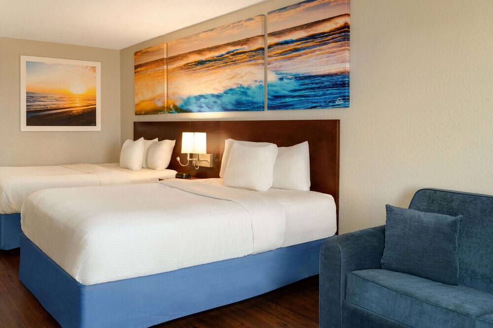 デイズ イン バイ ウィンダム ディロン 写真