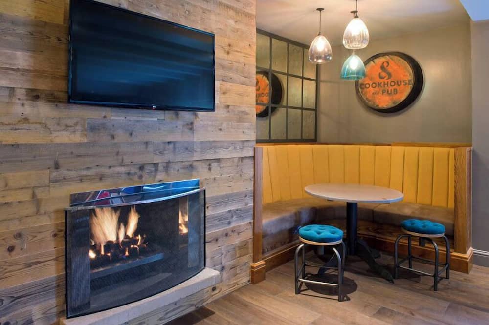 プレミア イン バーミンガム オールドベリー - M5 ジャンクション2 写真