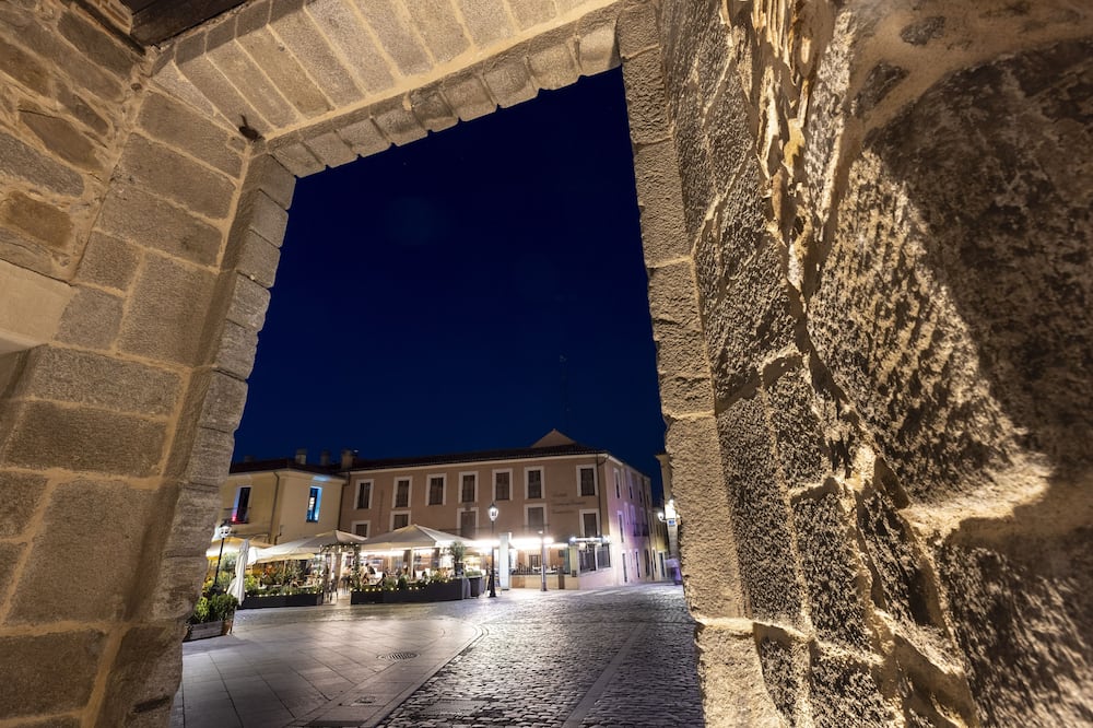 オスタル レスタウランテ プエルタ デル アルカサル 写真