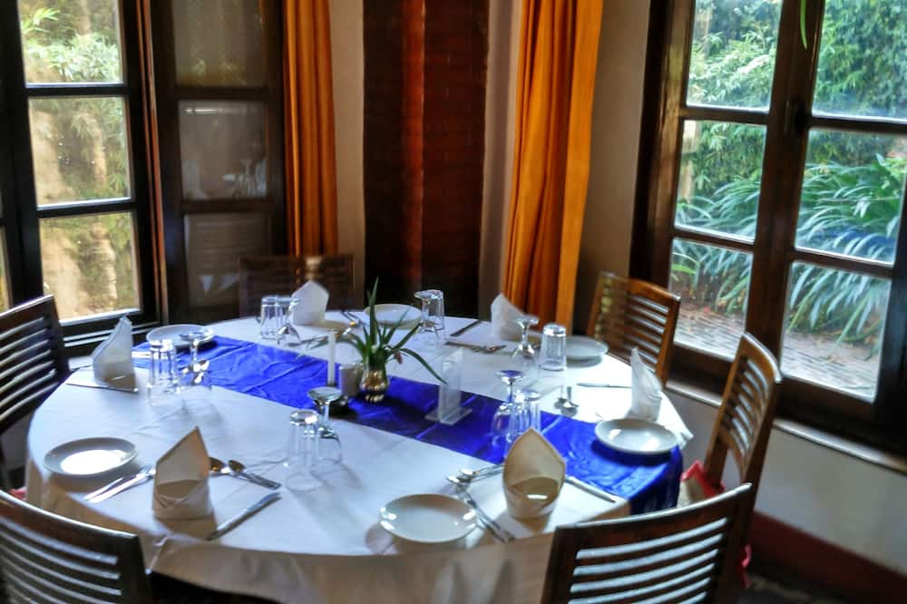 ホテル バラ 写真