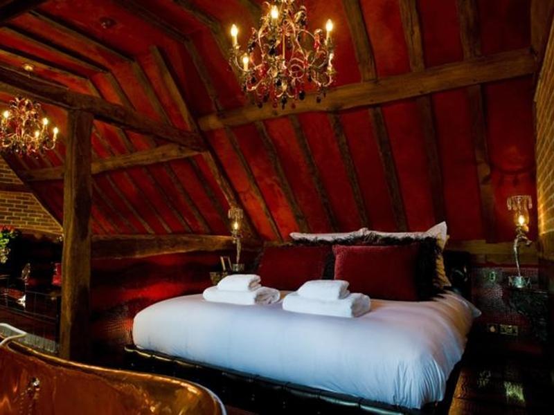 クレイジーベア ホテル ビーコンズフィールド 写真