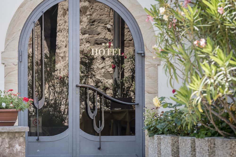 ホテル ティロル 写真