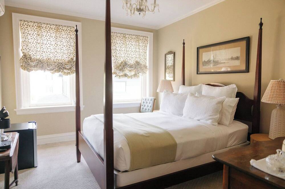 アイアンクラッド イン & バーボン ルーム 写真