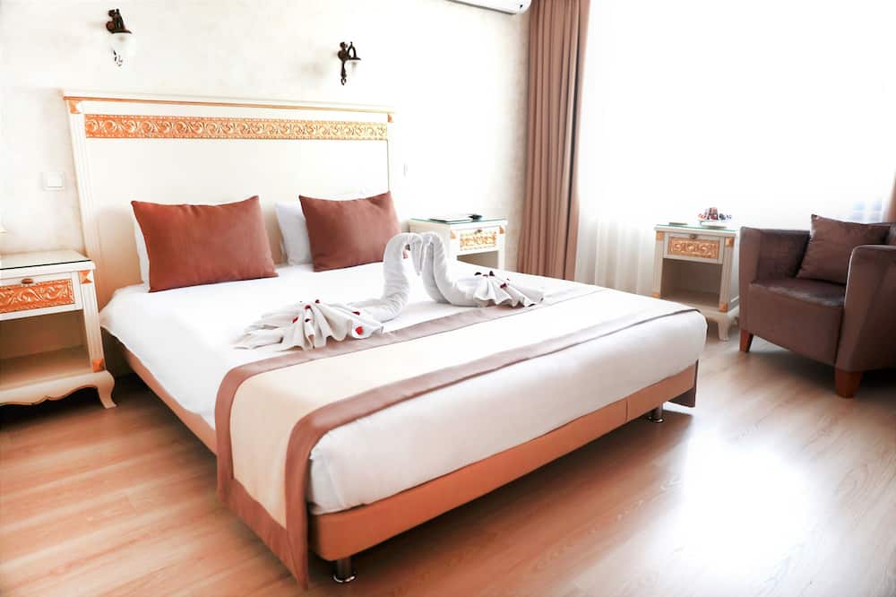 ユスフパサ コナギ 写真