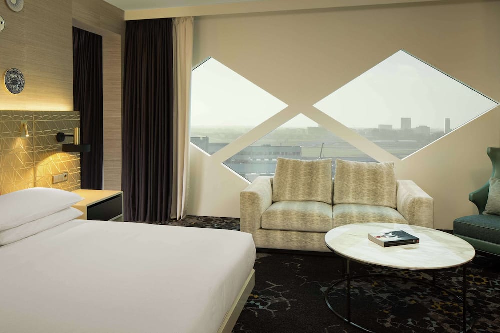 ヒルトン アムステルダム エアポート スキポール 写真