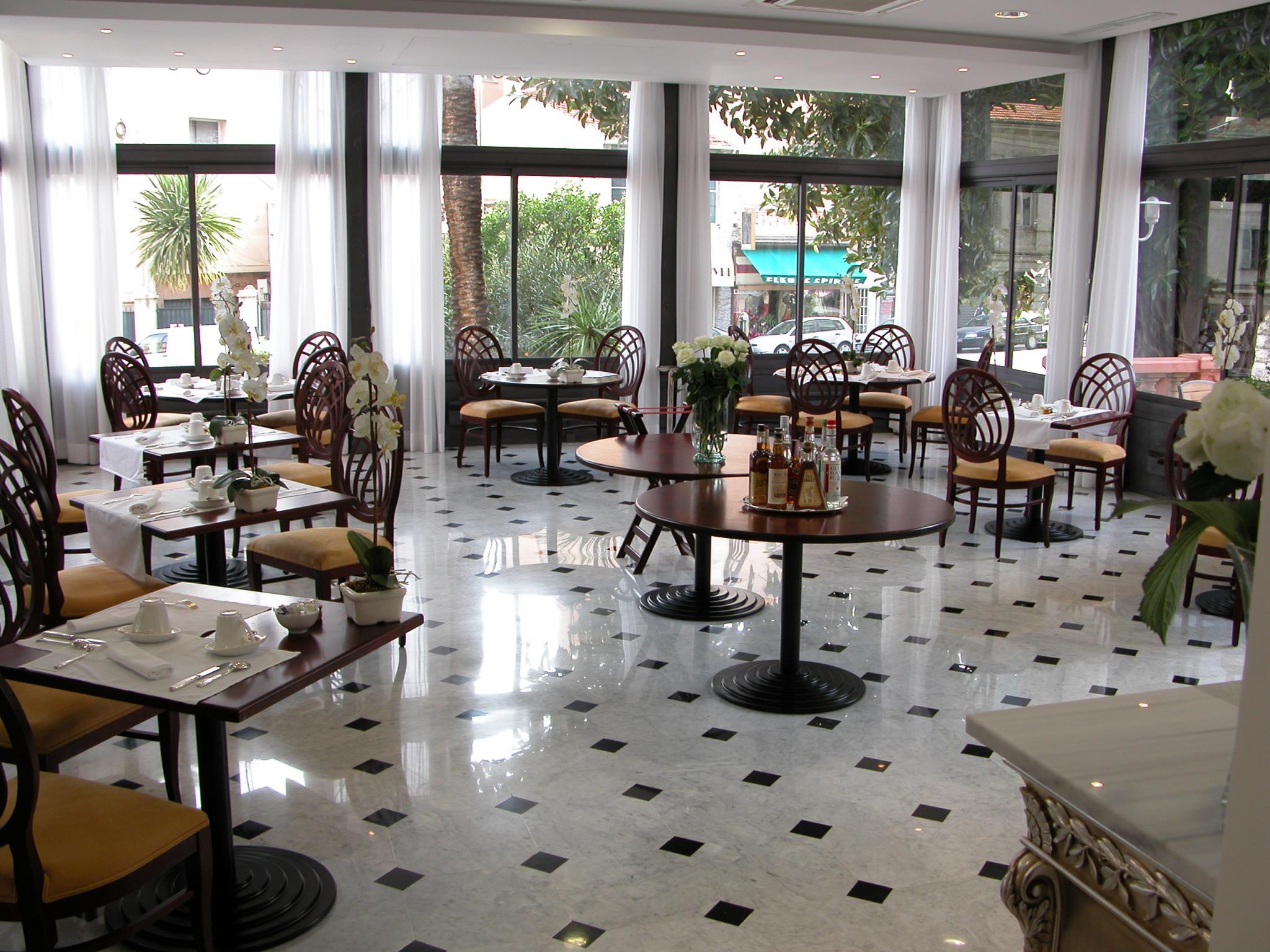 グラン ドテル デ ザンバサダー 写真