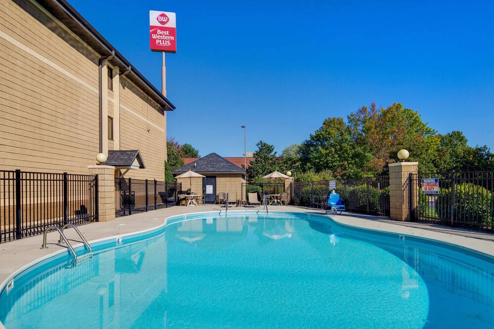 ベストウェスタン プラス ノックスビル シーダー ブラフ 写真