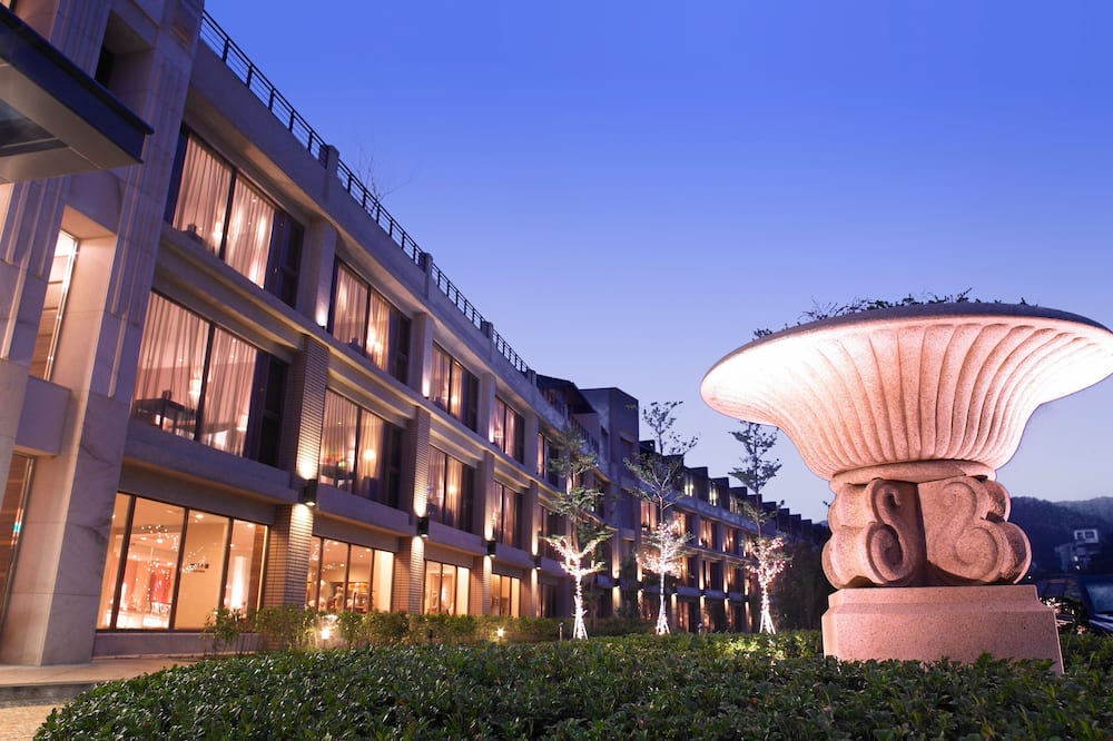 レイクショア ホテル シンチュー 写真