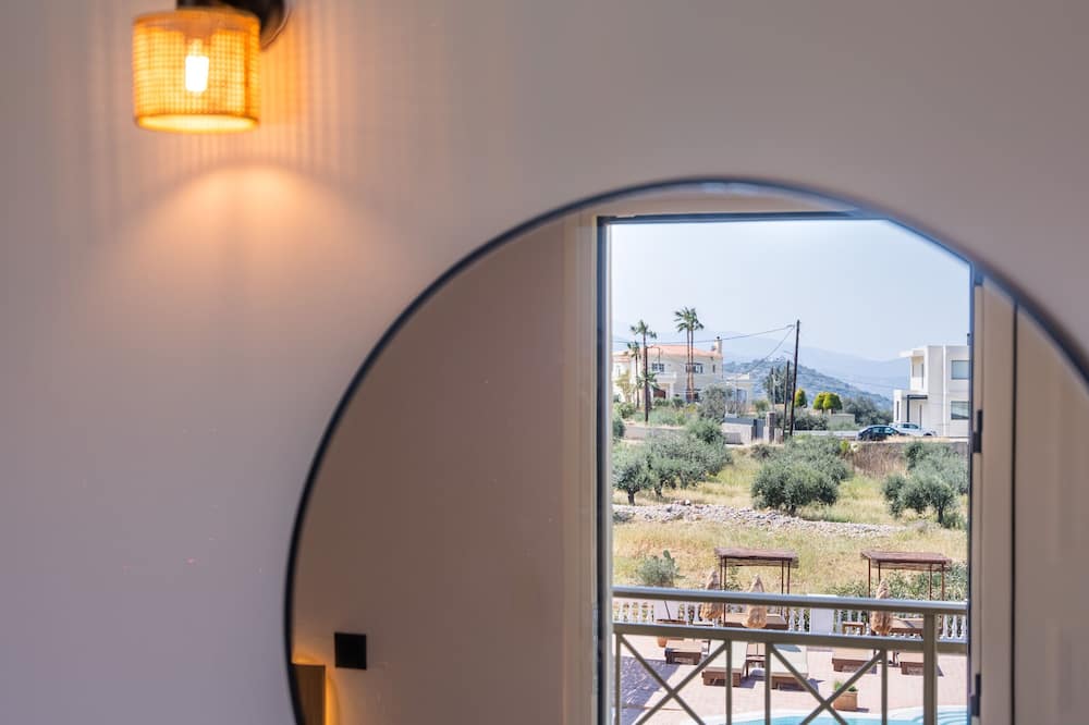 ノトス ハイツ ホテル & スイーツ 写真