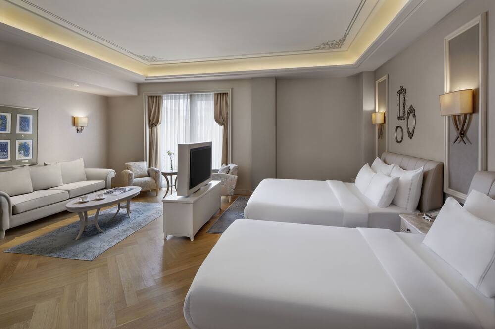 ラッゾーニ ホテル 写真