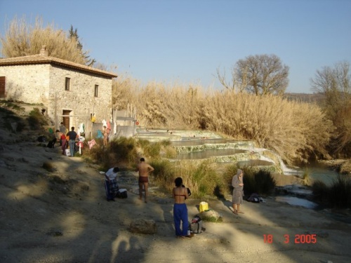 サトゥールニアの天然温泉でお肌すべすべ