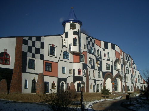 フンドットワサーデザインの温泉～Bad Blumau～