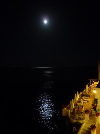 初夏のイスキア島で優雅なバカンス♪　Ｖｏｌ５６（第７日目夜）　☆イスキア島サンタンジェロ：「パーク･ホテル･ミラマーレ」のジュニアスイートルームからスーパームーンの美しい夜景を眺めて♪