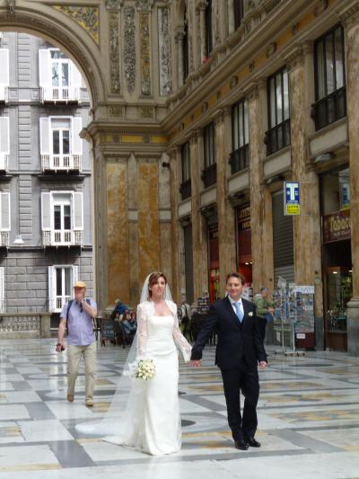 初夏のイスキア島で優雅なバカンス♪　Ｖｏｌ６２（第８日目午後）　☆ナポリ：ウンベルト1世のガレリアを観光♪プレビシート広場と王宮へ散策♪