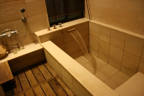 温泉列車と硫黄の香りいっぱいの新北投温泉でのんびり♪食べ台湾9