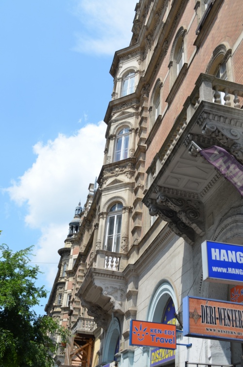 4歳娘と二人でブダペスト、プラハ、ストックホルムの旅-3.国立歌劇場、アンドラーシ通り散策