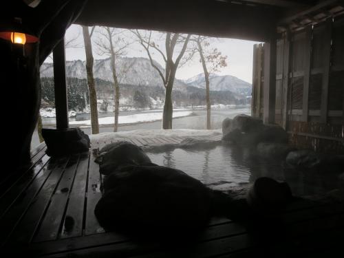 絶景の雪見露天。麒麟山温泉　雪つばきの宿　古澤屋に宿泊