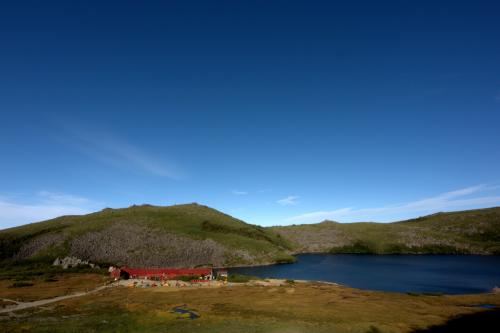 「白雲呼ぶ天空への道」を歩く、白馬大池でテント泊。