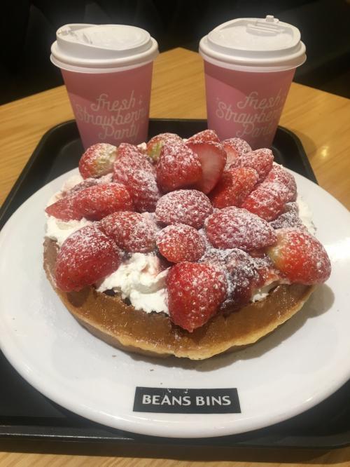 噂通りの美味しい苺ワッフルでした🍓
