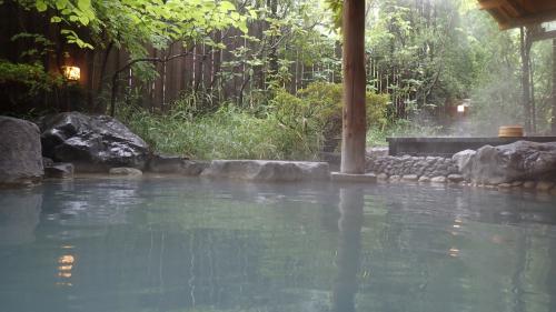 ジェットでびゅ～ん！！＆列車＆バス旅／登別満喫＋白老温泉・お手軽散策と温泉堪能４泊５日