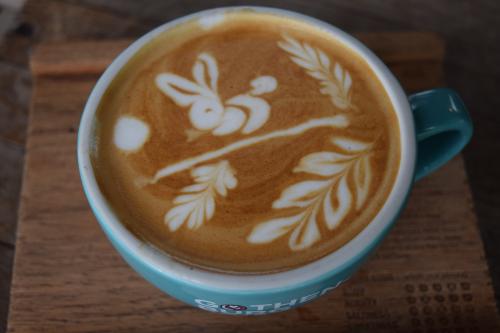 チェンマイシーズンスティ2018 ～ カフェ (1) Ristr8to Coffee 本店と支店