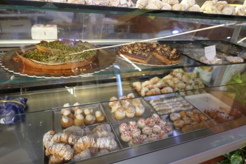 美しき南イタリア旅行♪　Vol.119(第5日）☆Gerace：イタリア美しき村「ジェラーチェ」美味しいカフェ「Bar Cattedrale」♪