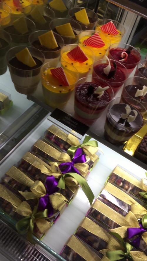 【ホーチミン】カフェ＆ベーカリーそしてスイーツの美味しい店を探しながら街歩き