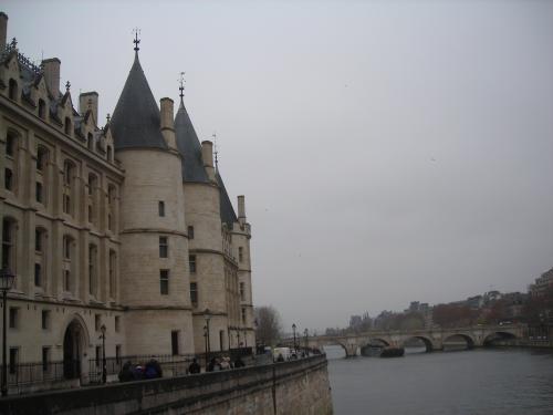 ちょこっとパリ郊外と、マリー・アントワネット最期の地めぐり